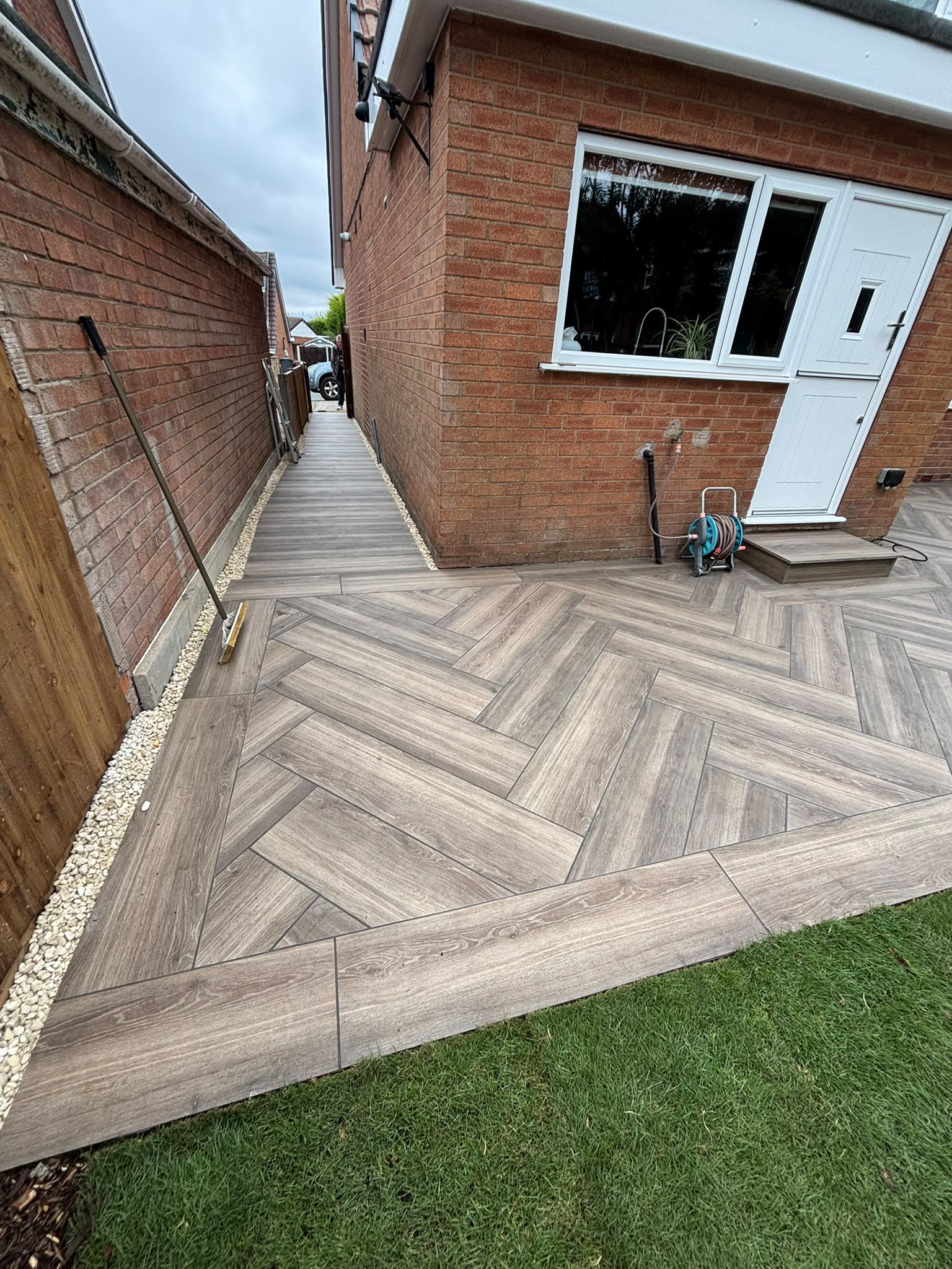 Ebony Porcelain Planks 1200x300 - Image 5
