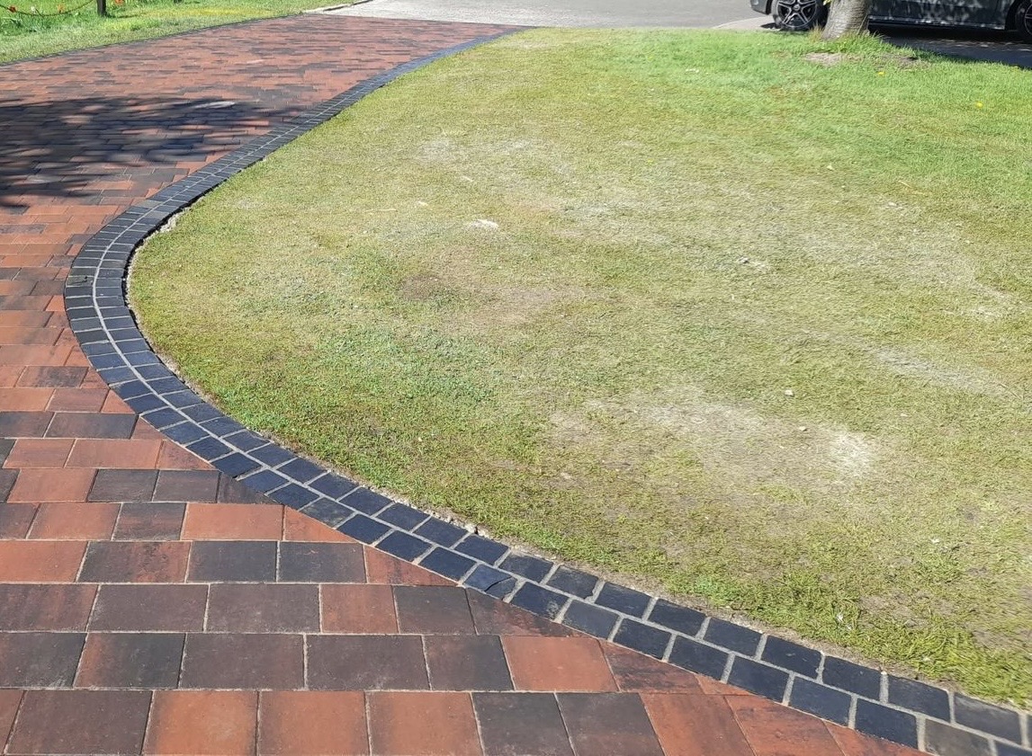 Black Limestone Cobbles 100x100 - Image 2
