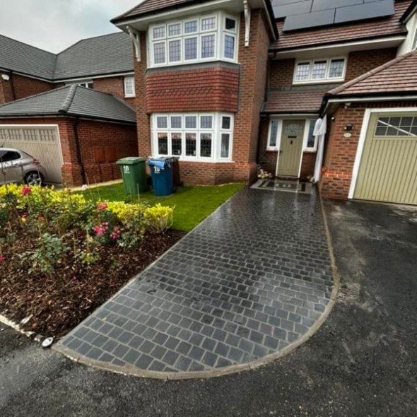 Black Limestone Cobbles 100x100 - Image 3