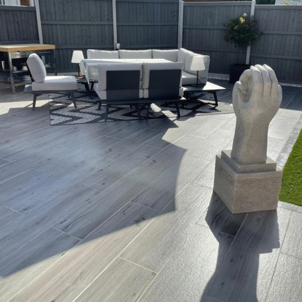 padoak-grey-porcelain-planks-1200×3003