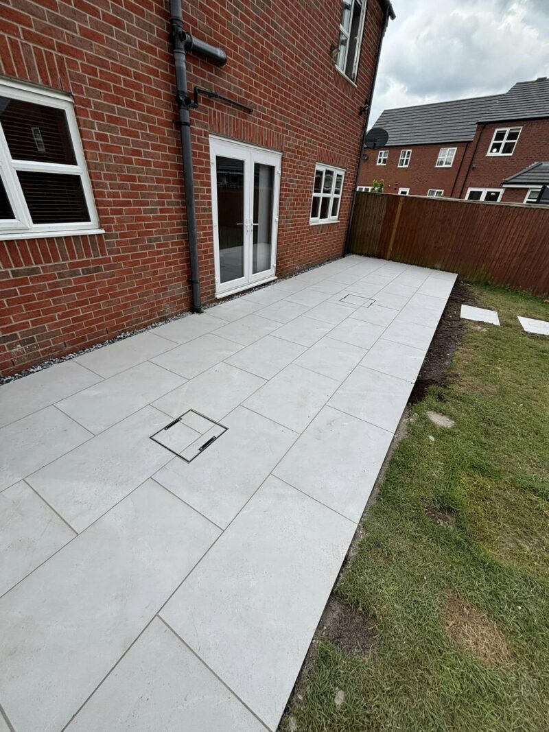 Aramis White Porcelain 900x600 - Image 4