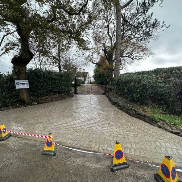 Antique Golden Granite Tumbled Setts 200x100 - Image 3